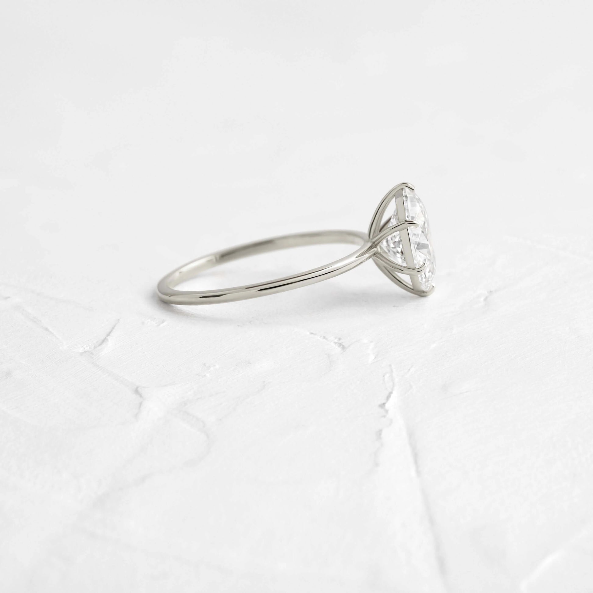 Oval Solitaire