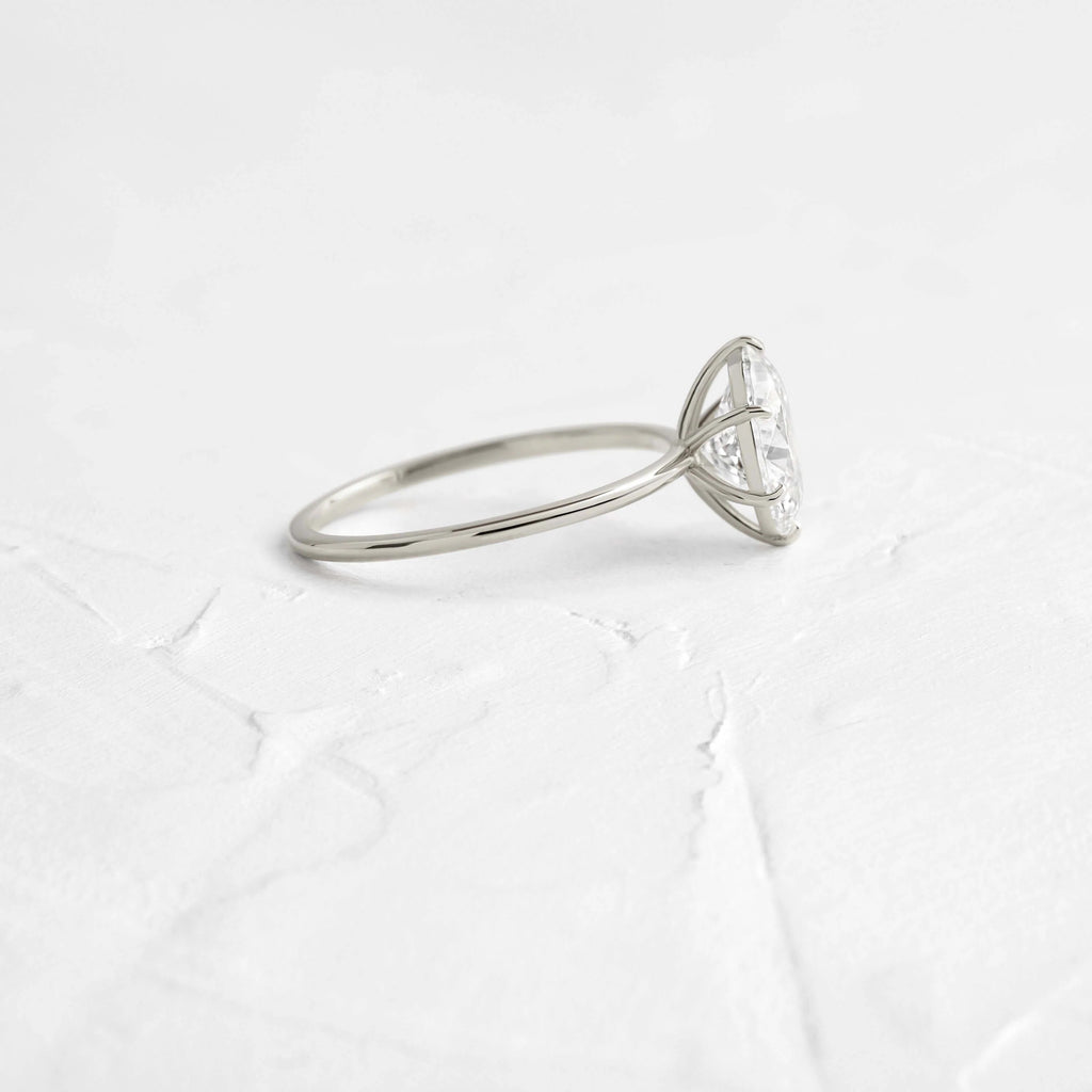 Oval Solitaire
